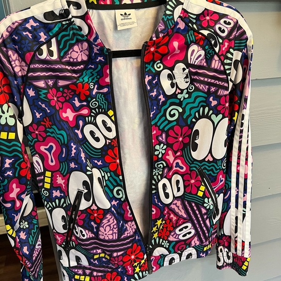 Adidas Originals Red Bomber Jacket with Graphic Design - Picture 8 of 8